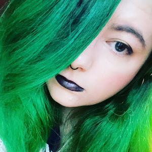 Meet your Posher, Alexis